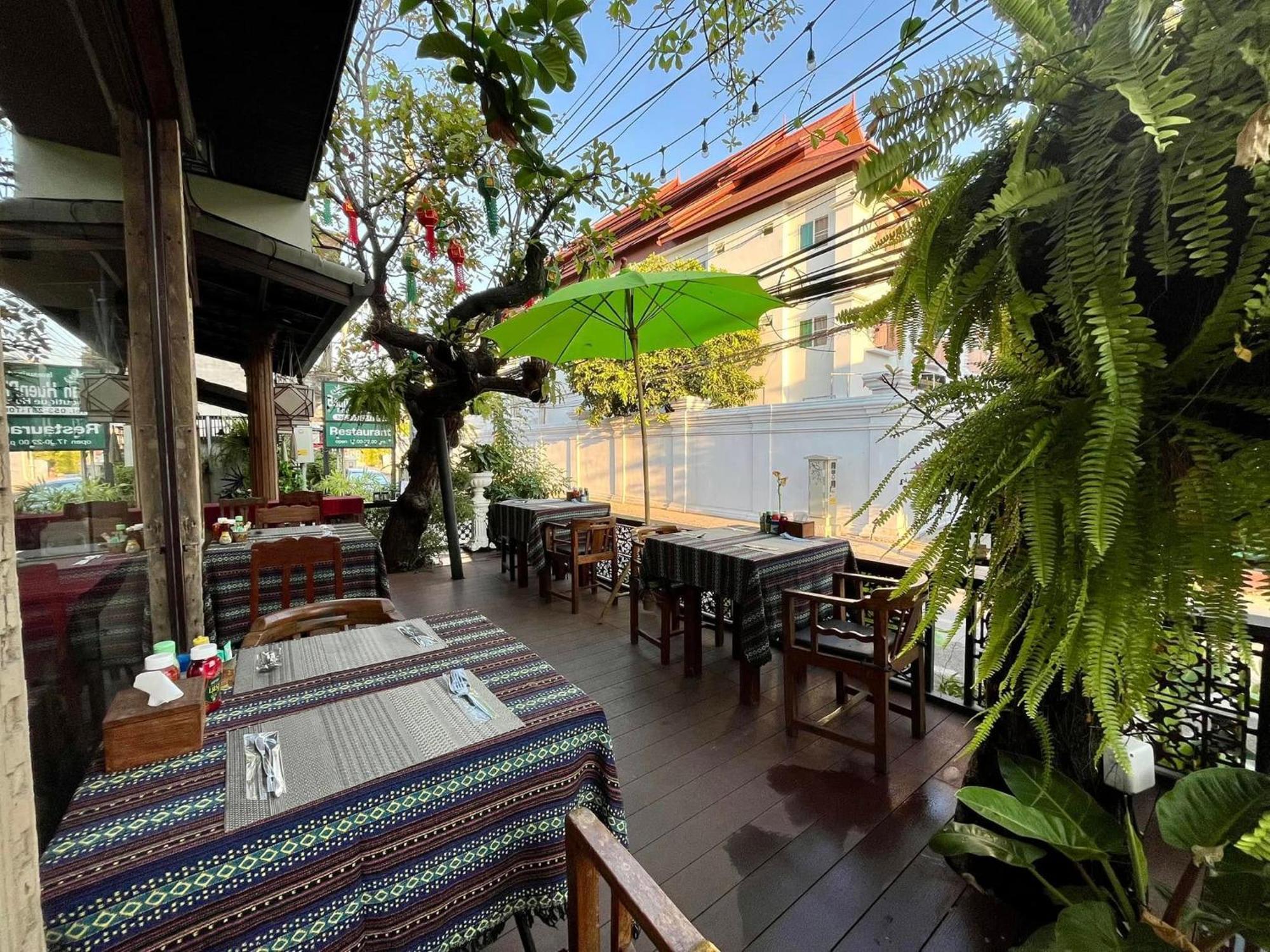 Baan Huenphen Boutique Hotel Chiang Mai Dış mekan fotoğraf